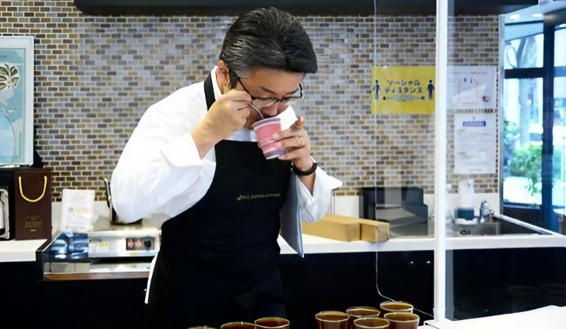 コーヒー鑑定士が完全にバックアップ